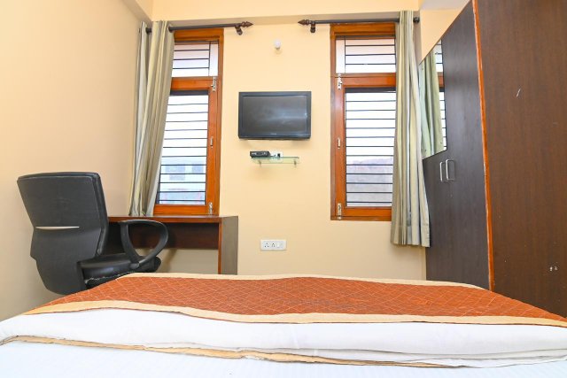 1 room set without kitchahan