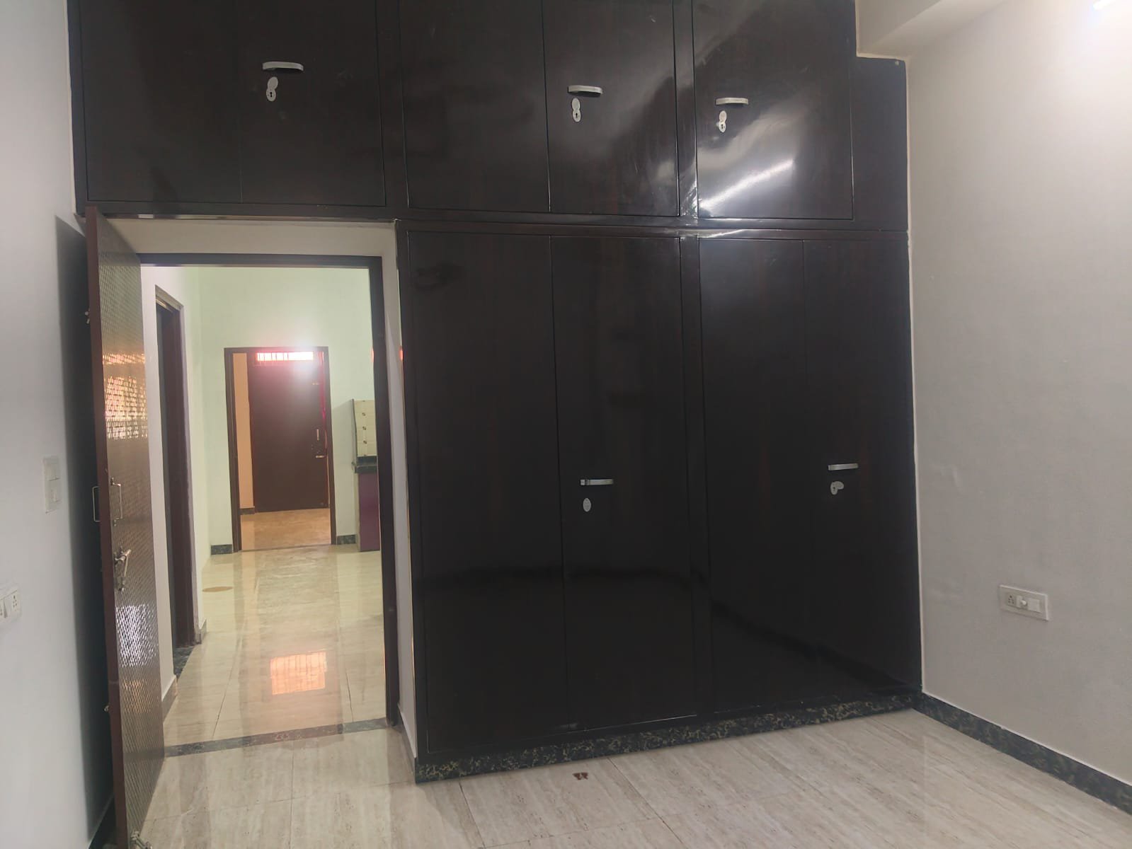 2 BHK floor for rent