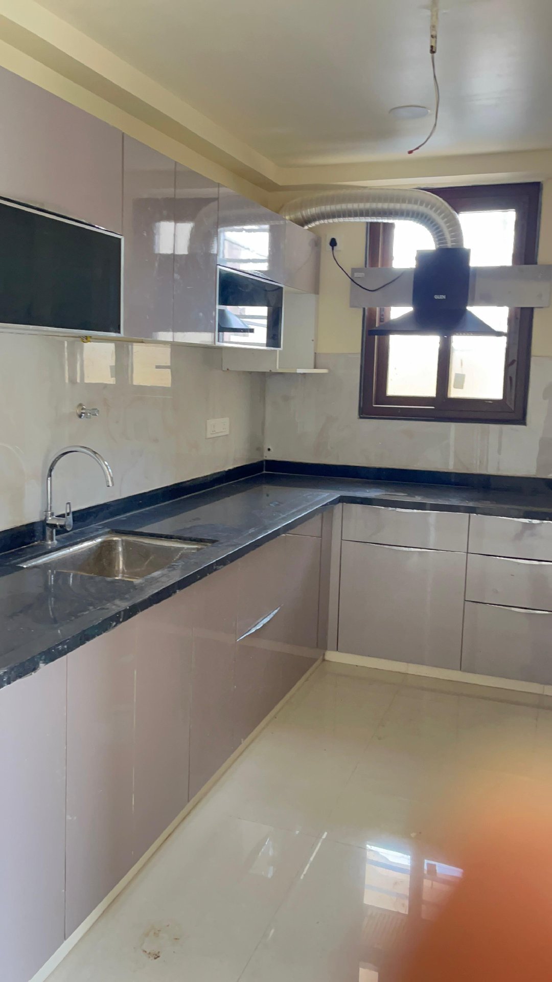 3 BHK semi furnished flat for rent