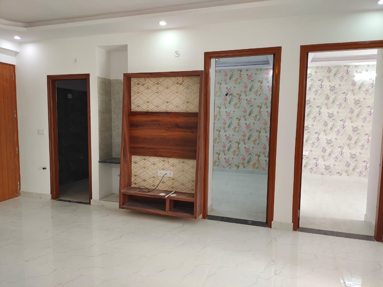 3 bhk semi furnished flat for sale